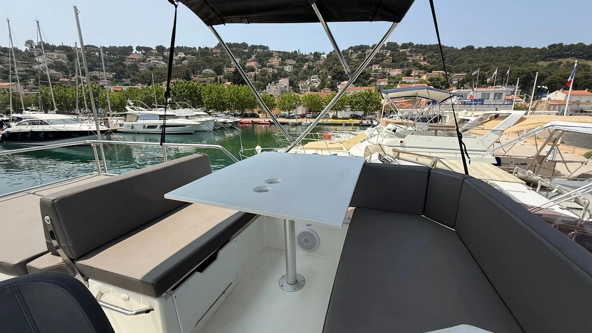 Hebergement Bateau A Quai Saint-Mandrier-sur-Mer 0*,  Frankreich