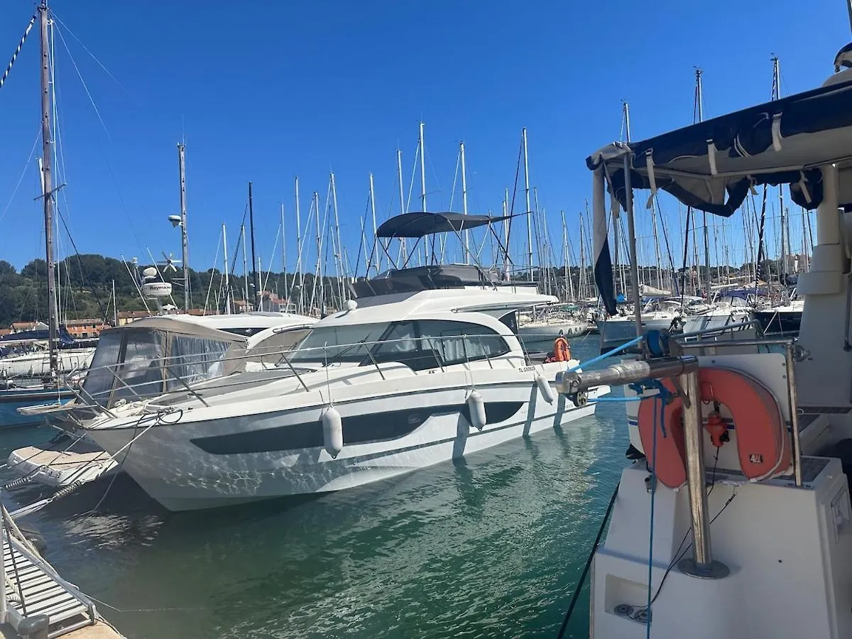 Hebergement Bateau A Quai Saint-Mandrier-sur-Mer